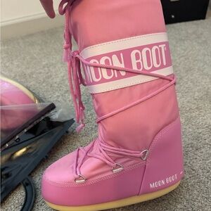 Brand New Moon Boots